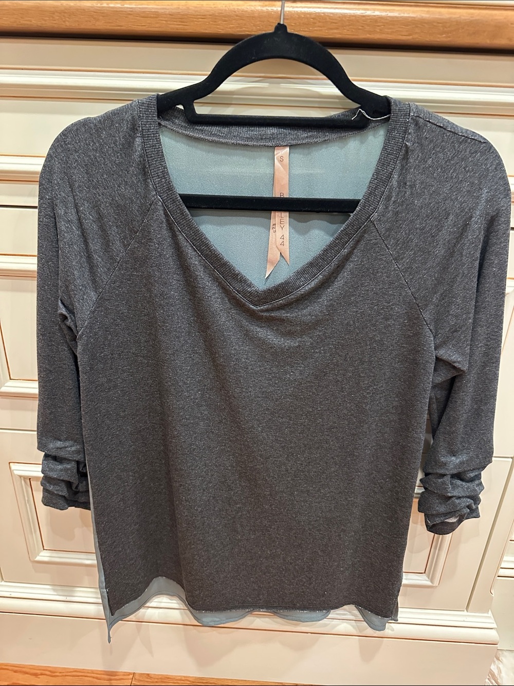 Bailey 44 Charcoal Gray V-Neck Long Sleeve Top